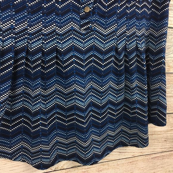 Dress Barn Sleeveless Chevron Print Blue Blouse - Picture 4 of 9